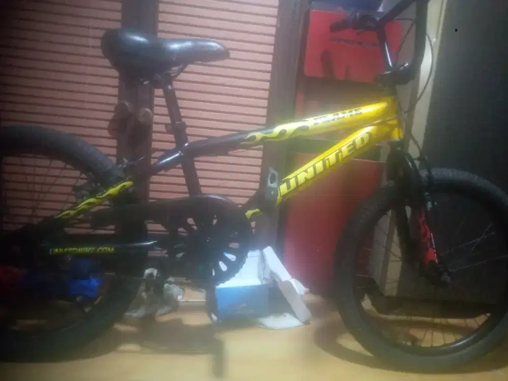 Sepeda BMX united UK 20