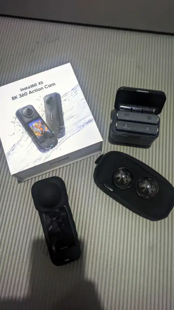 Kamera Insta360 X5