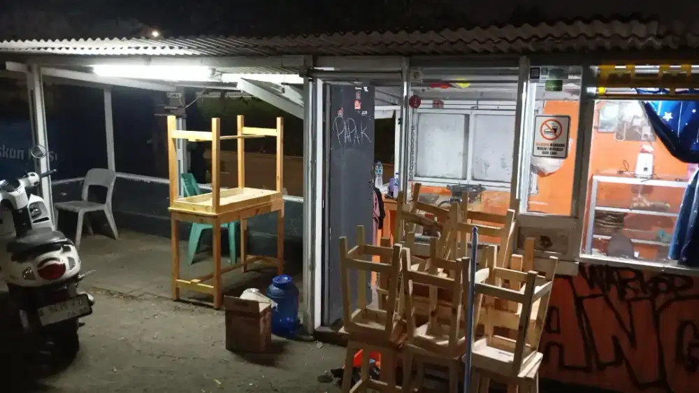 Set Meja & Kursi Kayu Solid - Desain Simpel Kokoh Cocok Warung/ Cafe