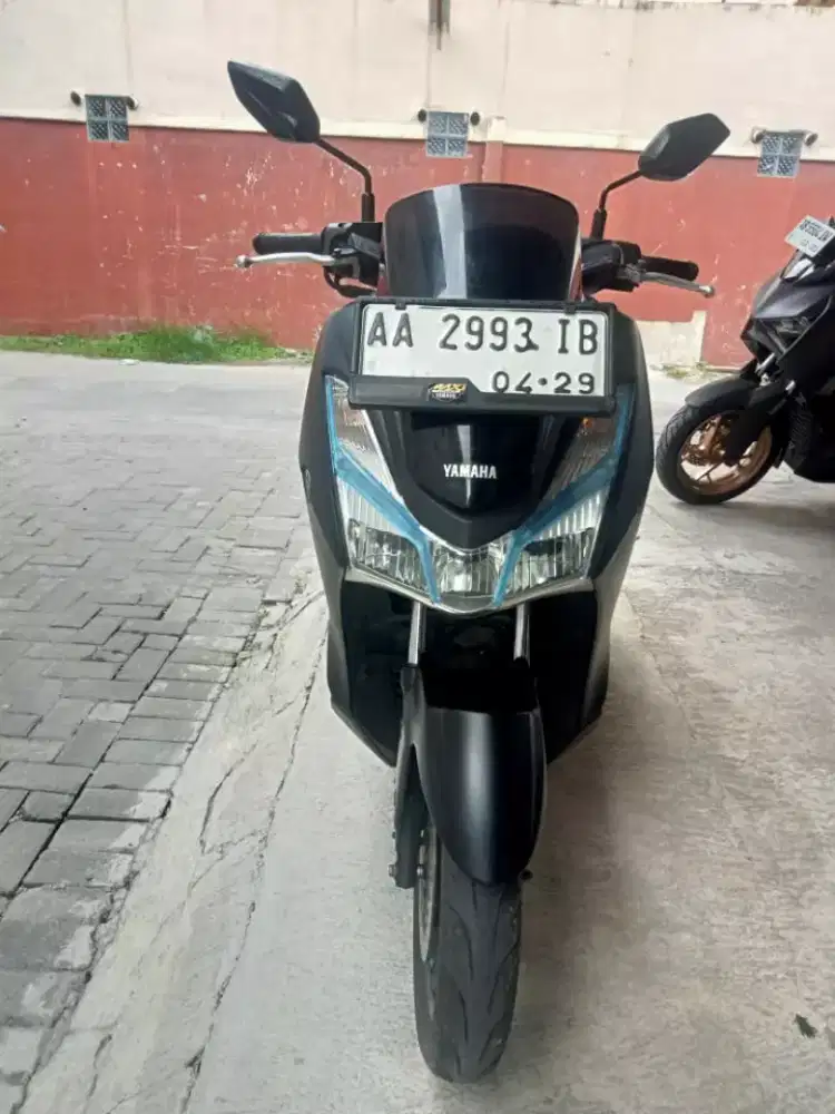 Sepeda Motor Yamaha Lexi A/T