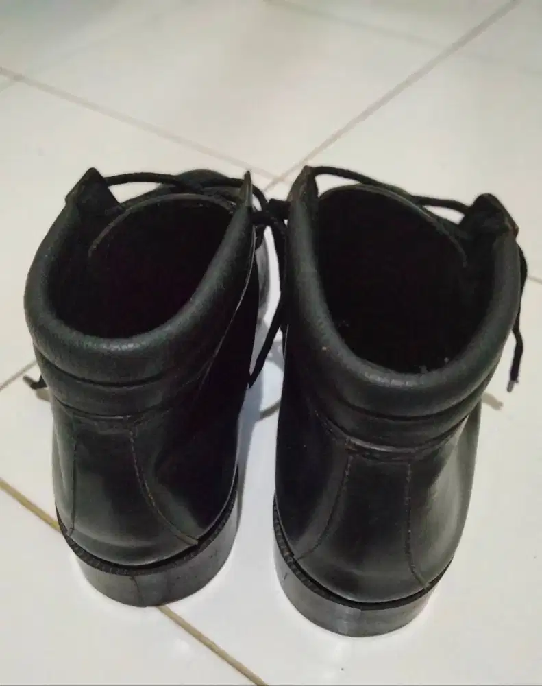 Spatu Dinas polri