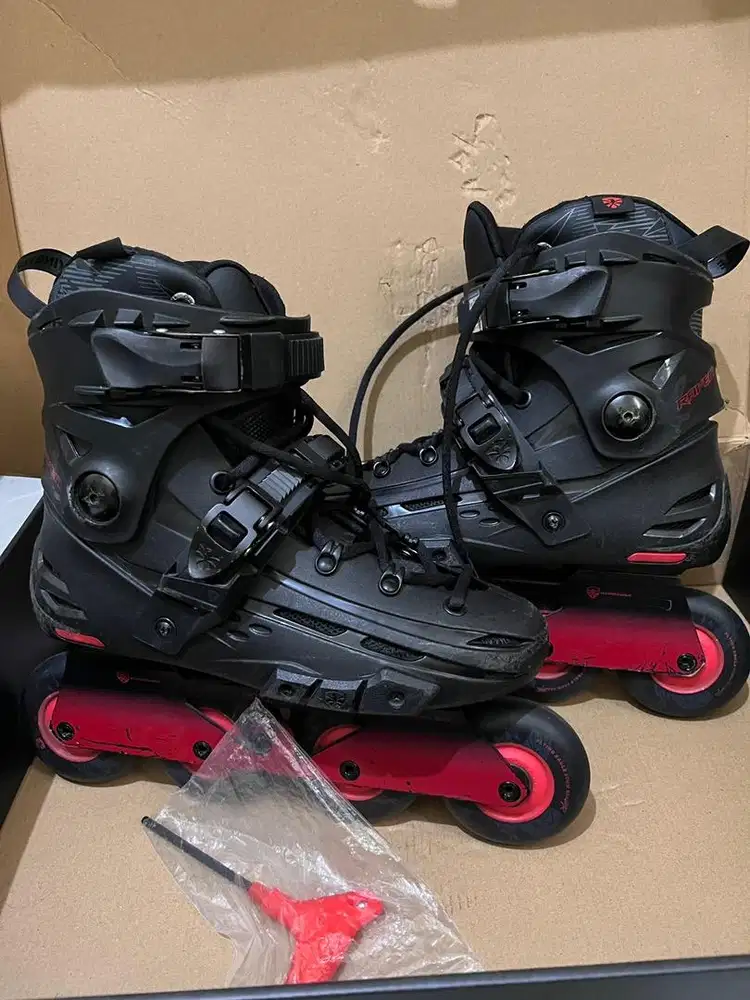 sepatu roda fying eagle