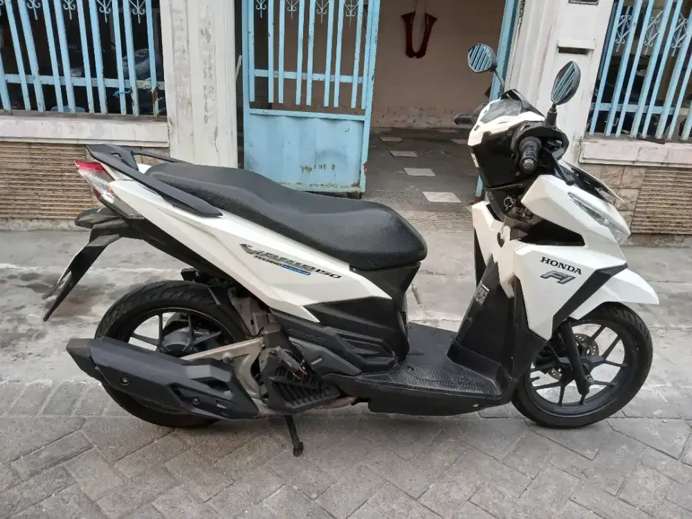 BU vario 150 2015 km 44 rb kondisi sgt bagus samsat manyar