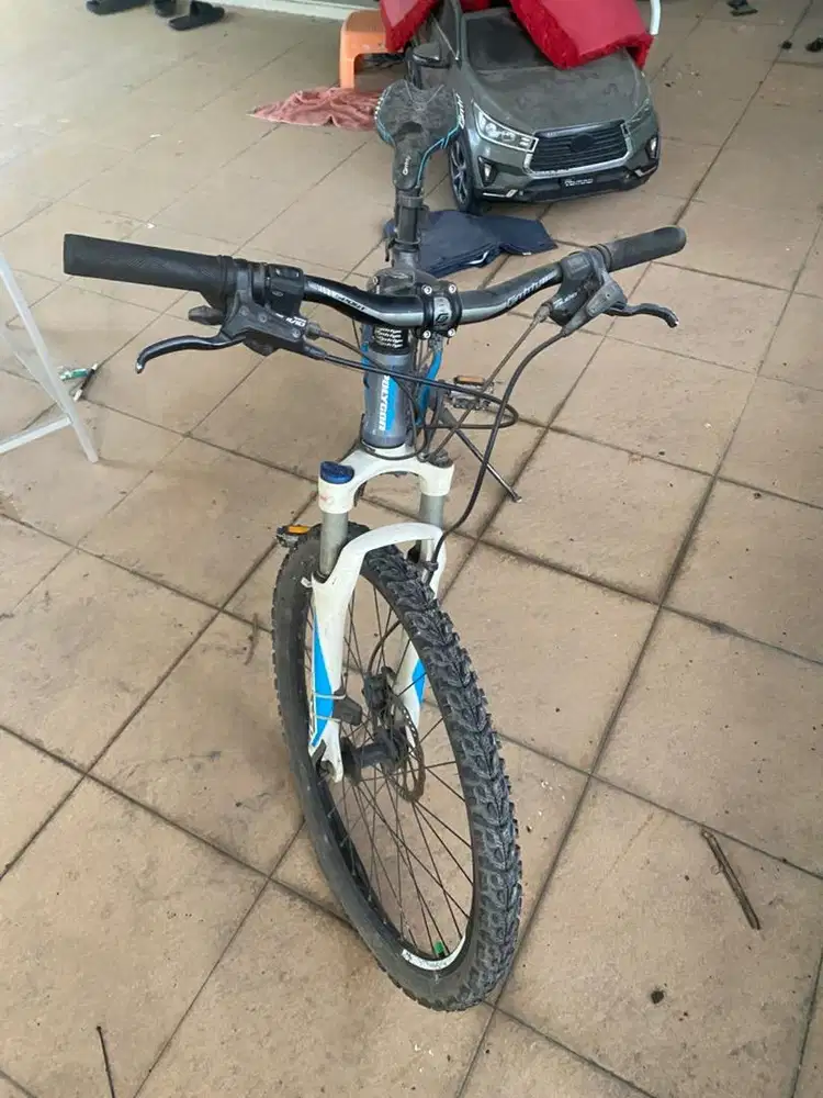 DI JUAL SEPEDA POLYGON STRADA 5