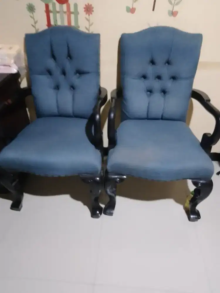 kursi jati warna biru kuat kokoh