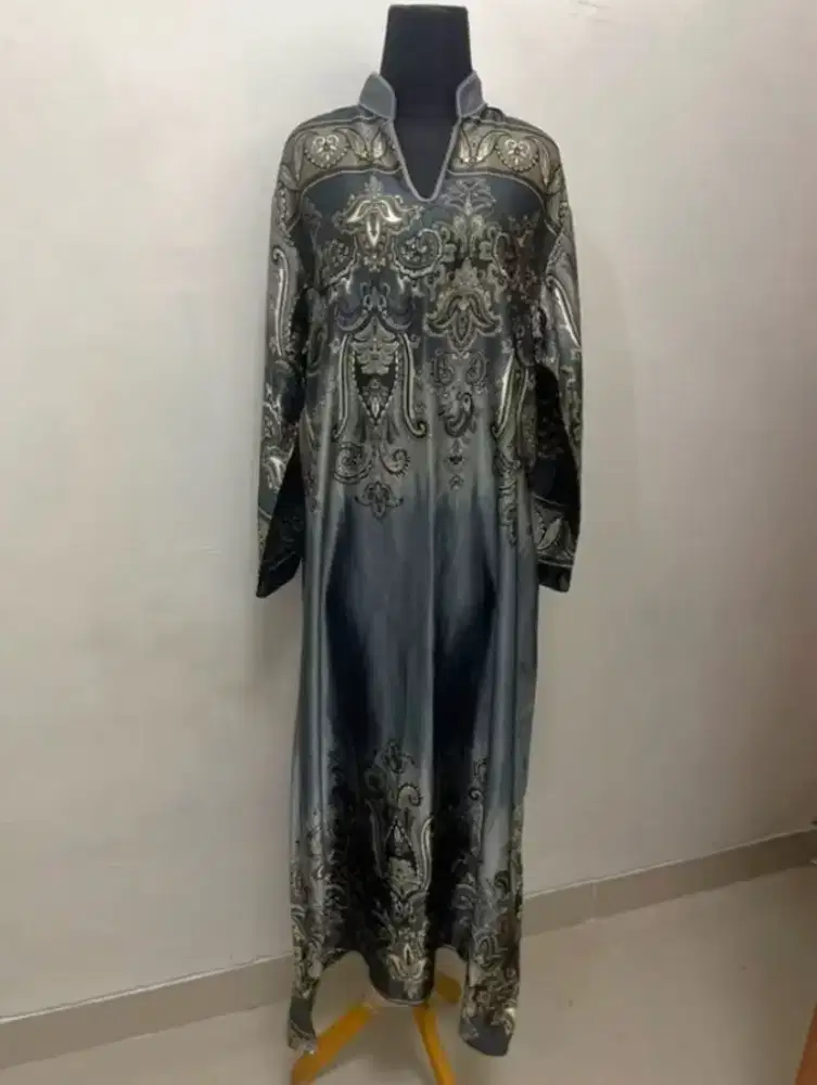 Gamis satin sutra
