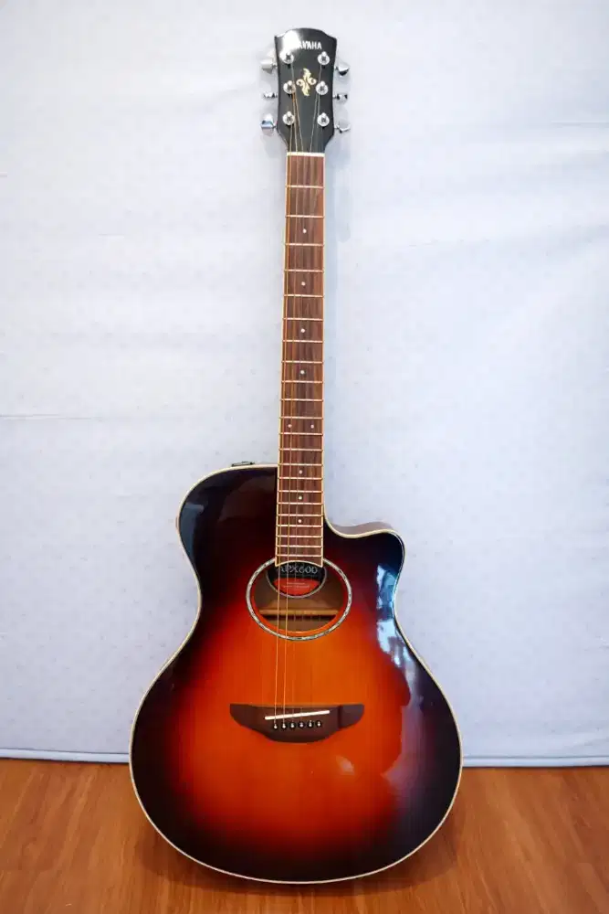 Gitar Akustik Elektrik Yamaha APX600 Original Mulus Siap Pakai