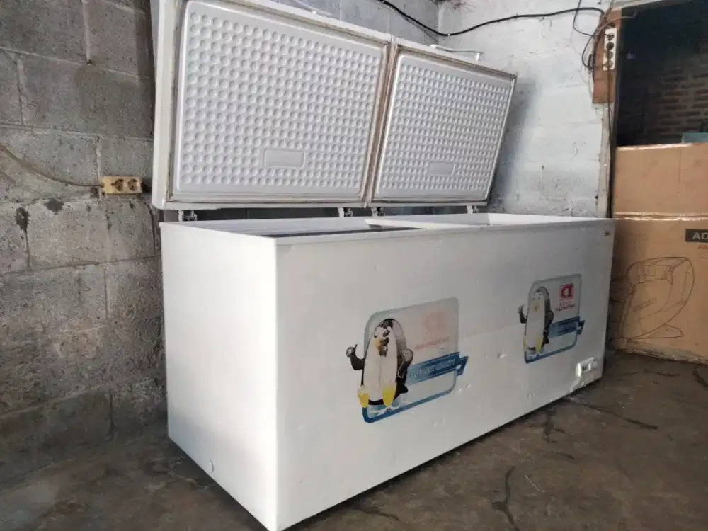 FREZER BOX 560LITER ( DAIMITSU )