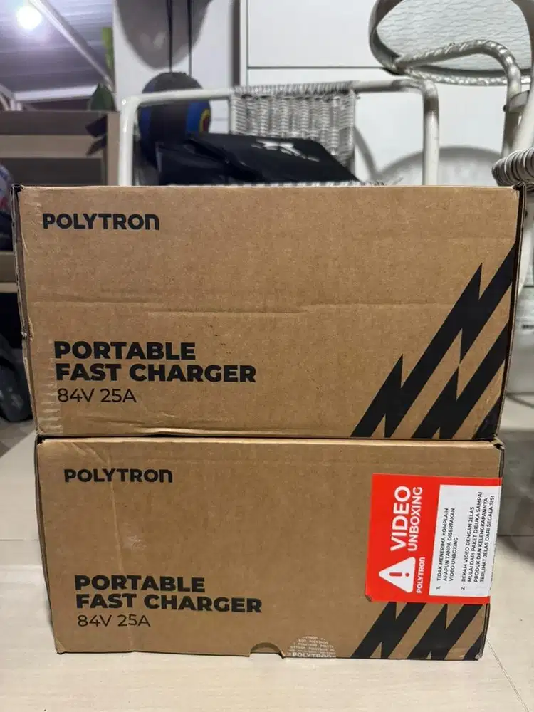 Polytron Fast Charger 25A Original Masih Segel di Dalam Dus