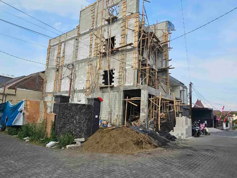 kos elite di ptp hanya 50 m dari jalan raya suhat kanan kiri lingkungan kafe dan kos premium sangat dekat kampus UB Brawijaya kondisi hampir jadi full furniture samping RS UB, Griyashanta, permata jingga dan green orchid