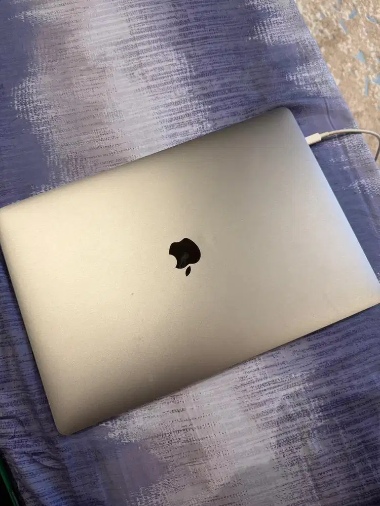 Macbook Pro 2017 15 16/512 i7