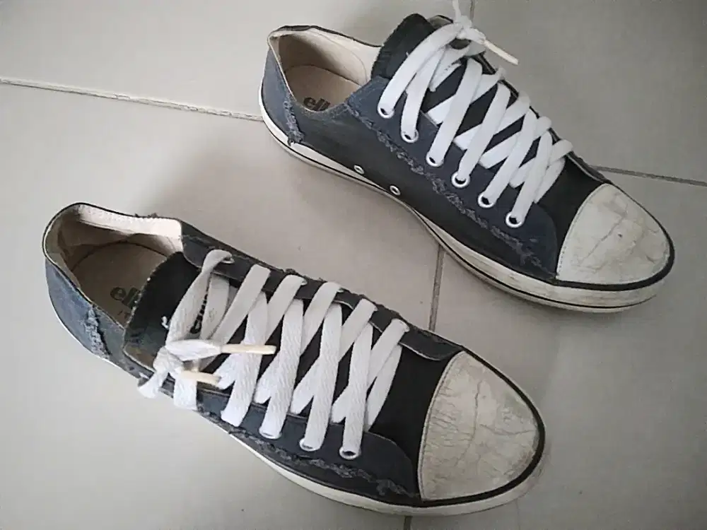 Sepatu / sneakers Ellesse italy 41/42