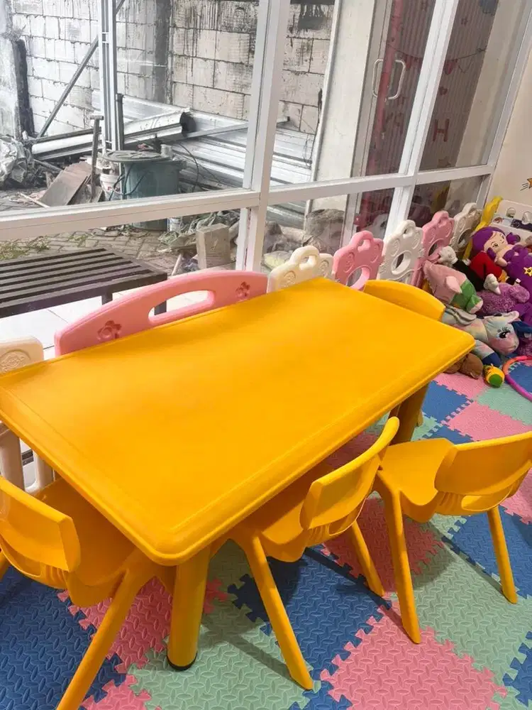 SATU SET MEJA&KURSI ANAK