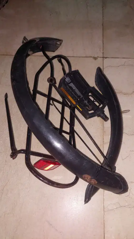 Spakbor pedal boncengan sepeda ex element 20