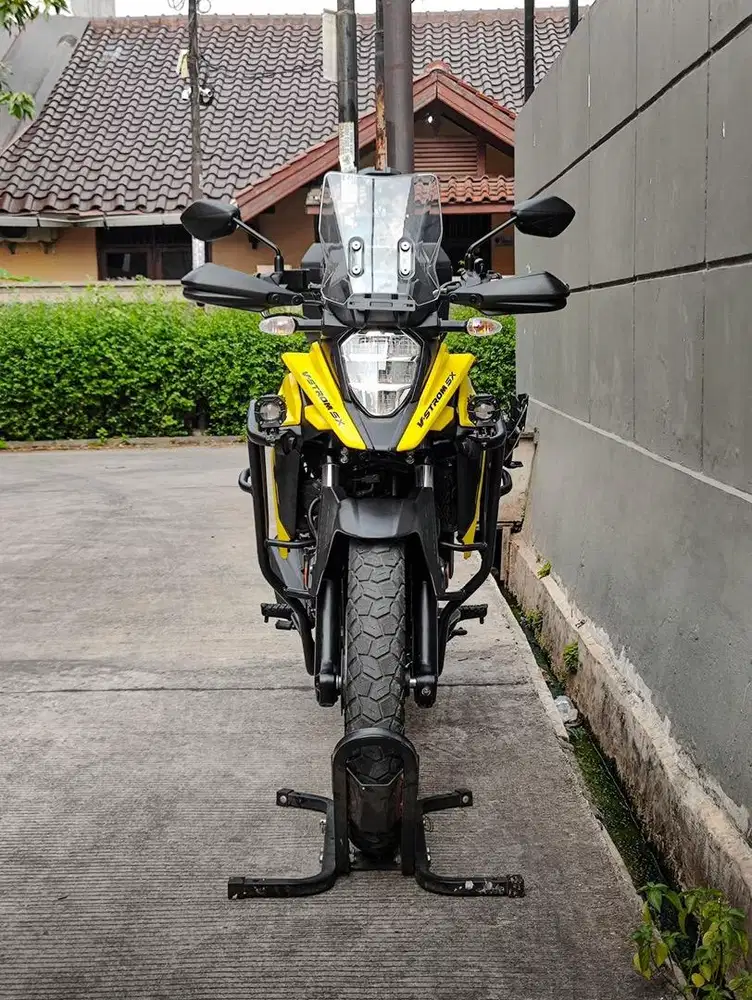 Suzuki VStrom 250 SX tahun 2023 Low Odo Mulus TT FP Like New Yellow