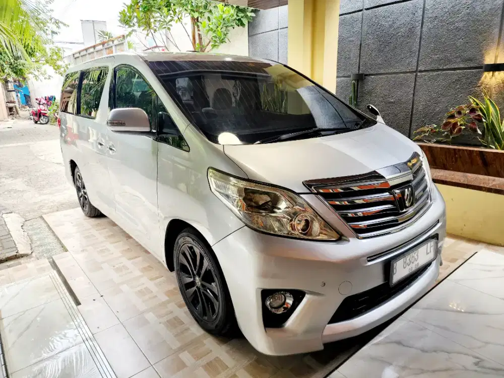 Tpyota alphar 2009 at