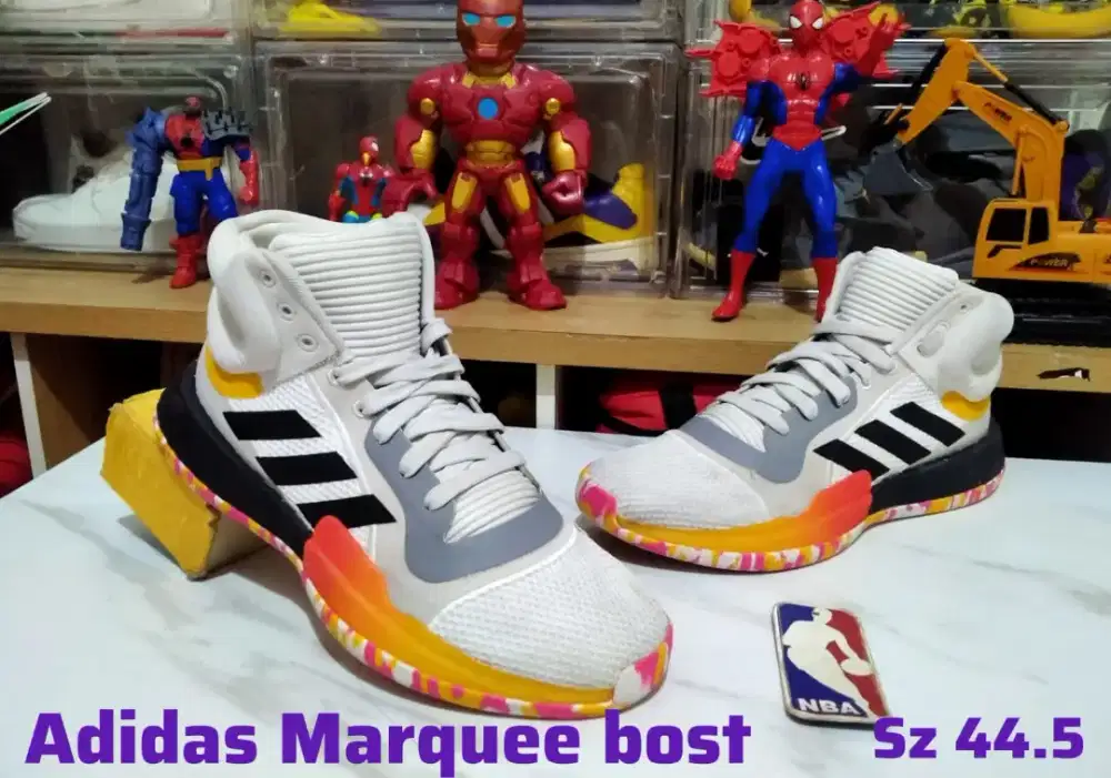 Sepatu Basket Volly Adidas Marquee boost