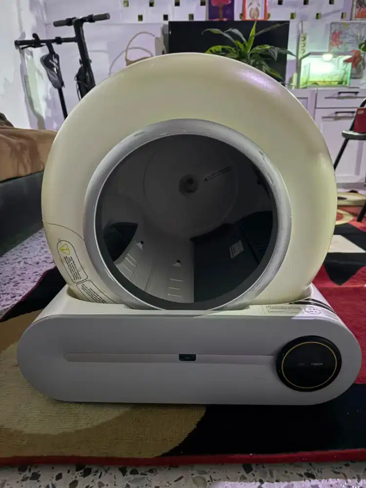 Cat litter box otomatis