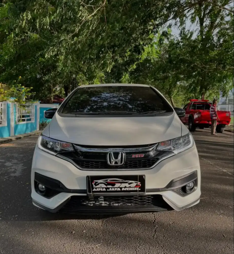 Honda Jazz RS tahun 2019 metic