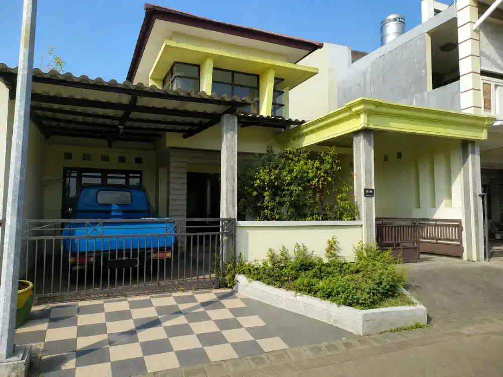 RMH PURI SURYA JAYA HADAP TAMAN, DIJUAL