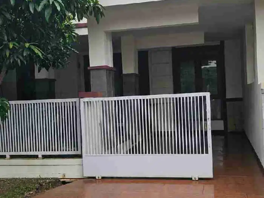 Rumah cantik siap huni di lingkungan yang nyaman dan aman di Taman Yasmin