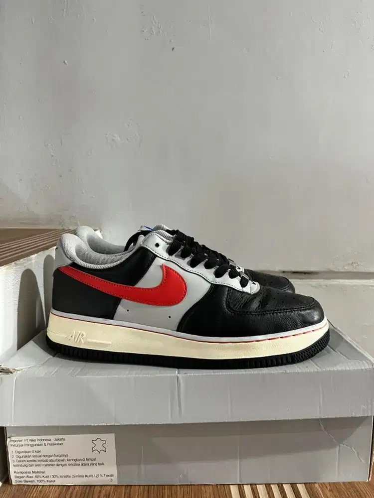 Sepatu Nike Air force 1 '07 LV8 EMB