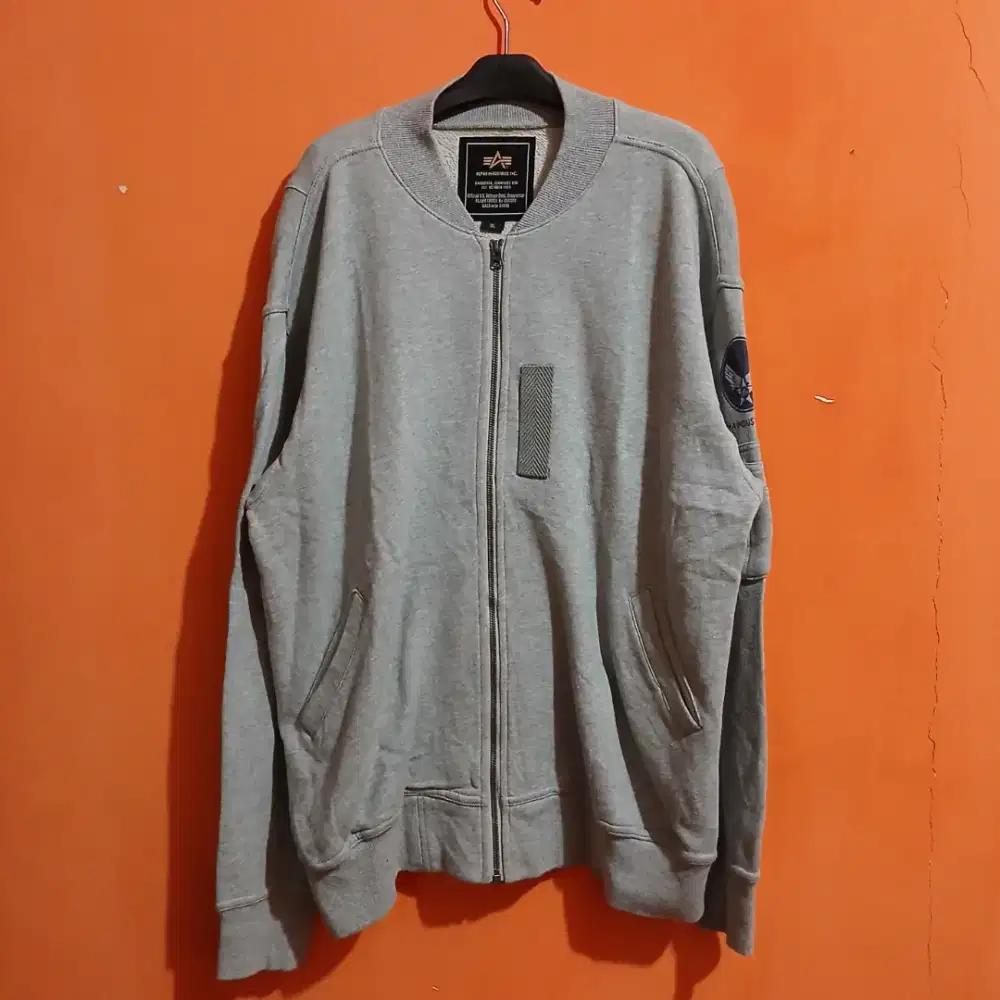 Alpha industries zipper jacket (size XL / lebar 65cm) BEKAS