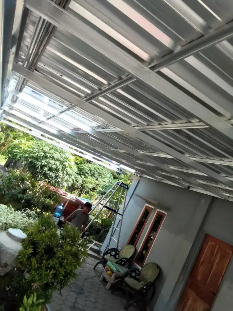 Kanopi baja ringan terpasang