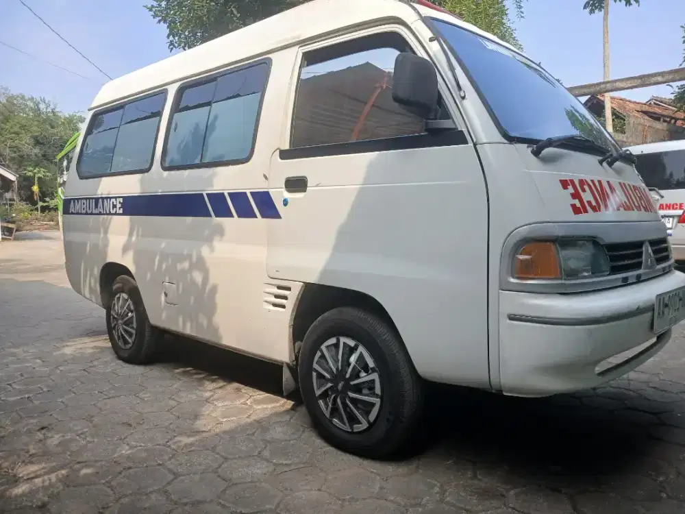 AMBULANCE BEKAS
