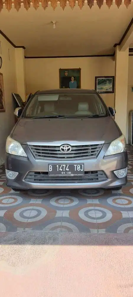 Toyota Kijang Innova 2011 Bensin