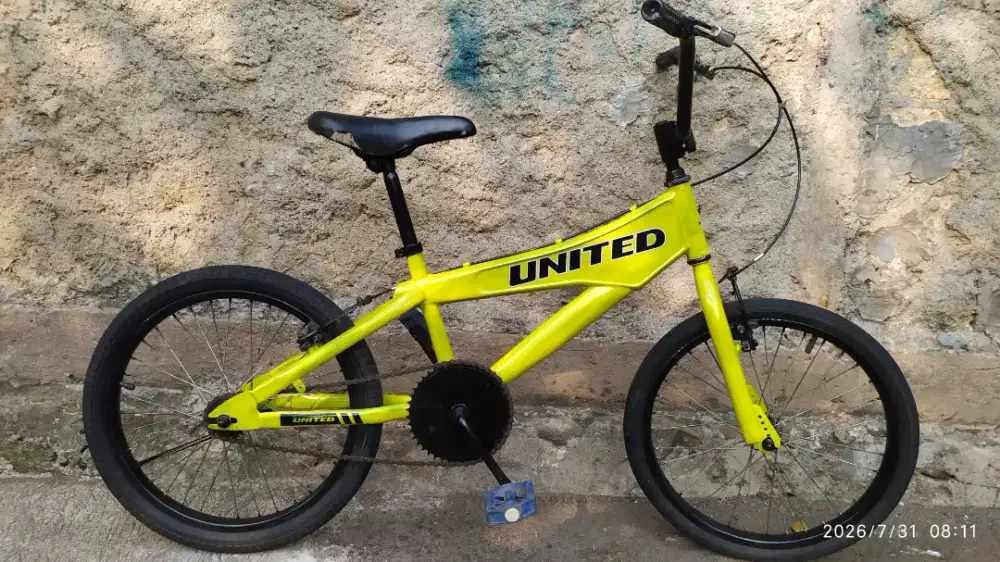 Sepeda bmx ukuran 20