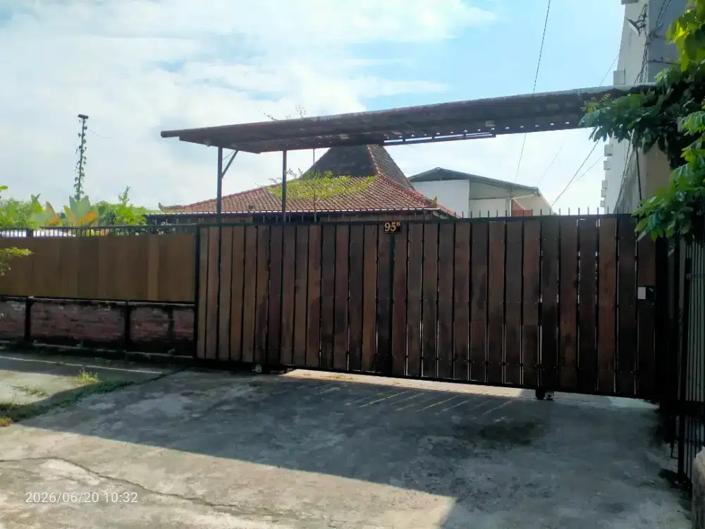 Di jual Cafe, Rumah dan Kost