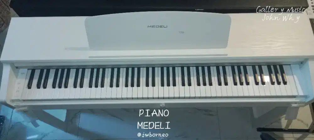PIANO MEDELI UP82