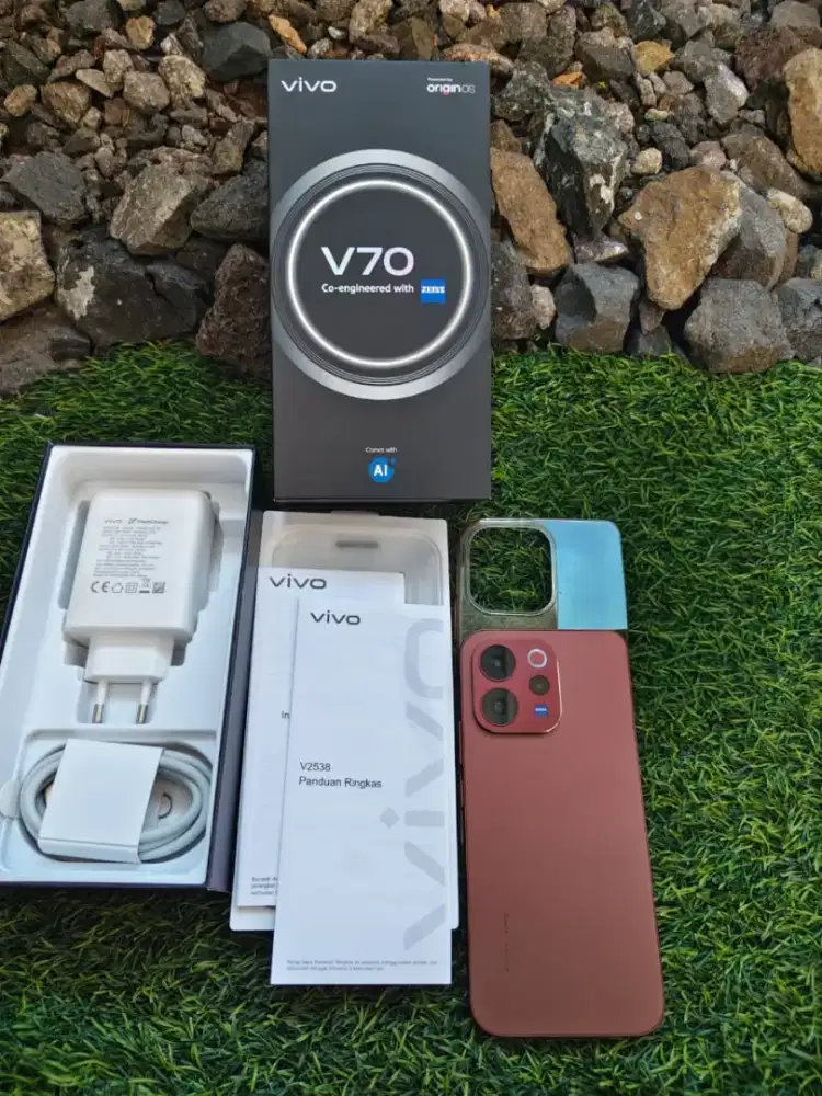 Vivo V70 5G Zeiss Camera