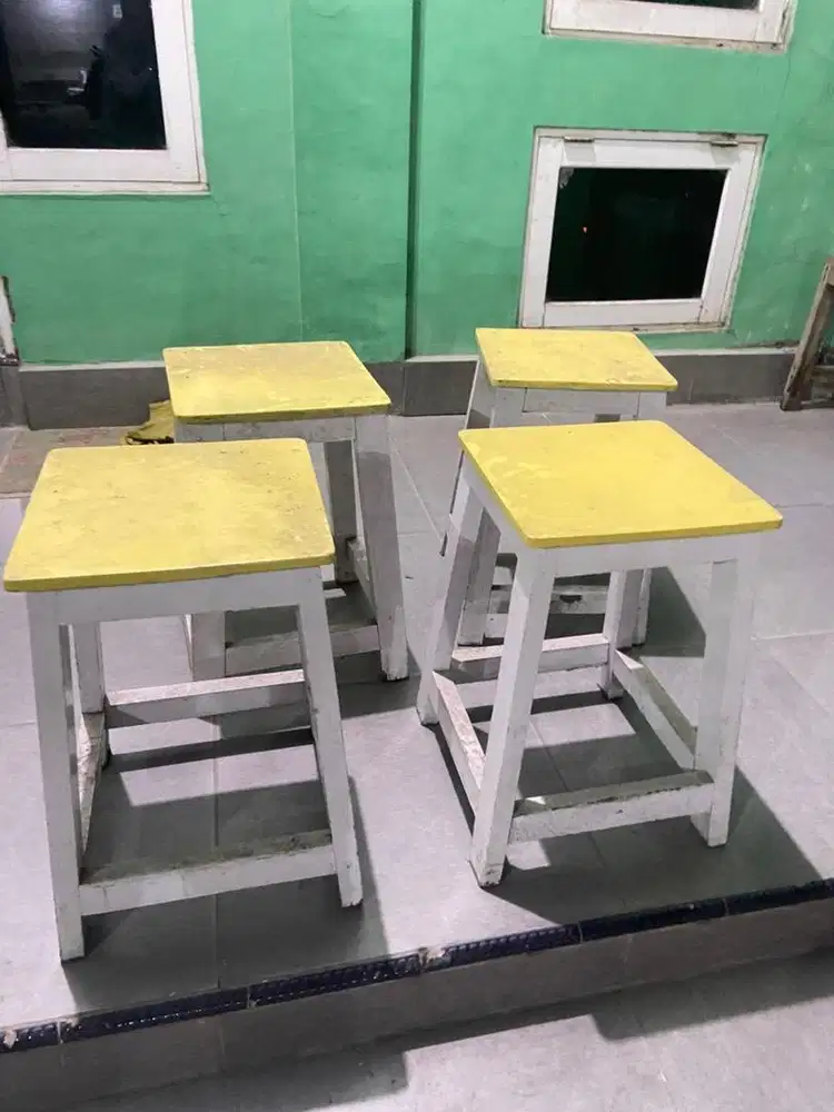 Kursi cafe set isi 4