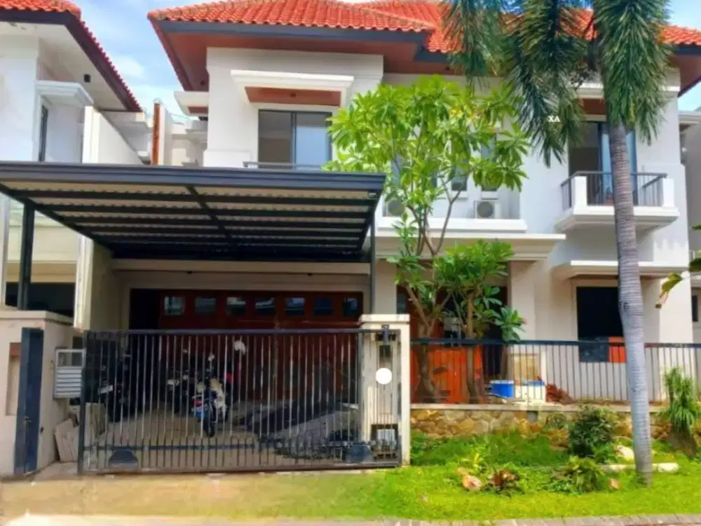 Rumah 2 Lantai Bagus Semi Furnished SHM di Graha Famili