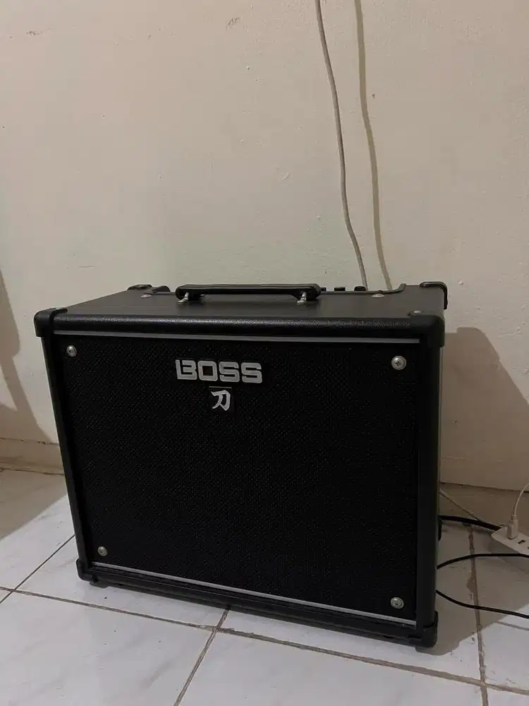 Amplifier Gitar Boss