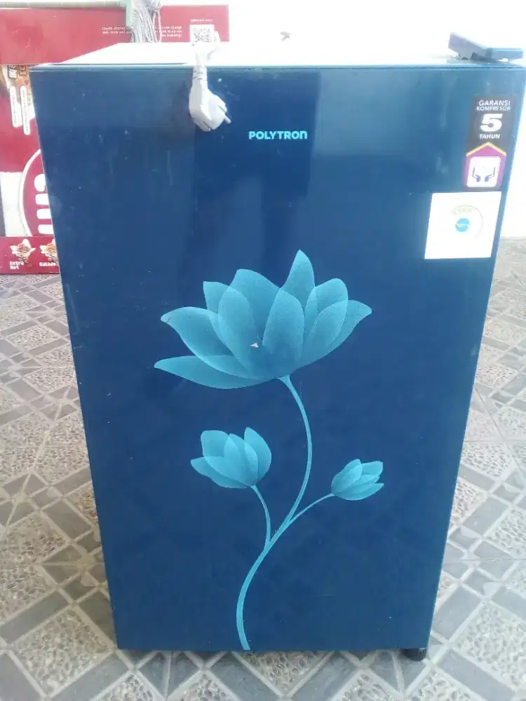 Kulkas 1 pintu merk polytron