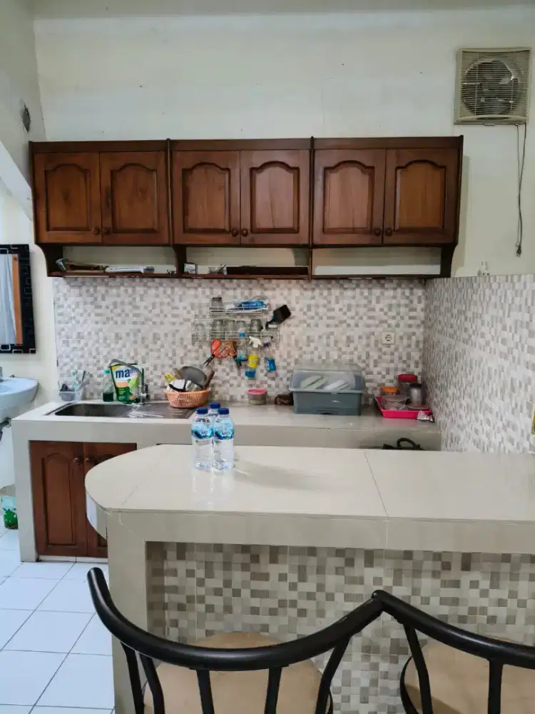 Rumah 2 Lantai Lokasi Strategis Jalan Kaki 1 Menit ke RS KSH dan BPN