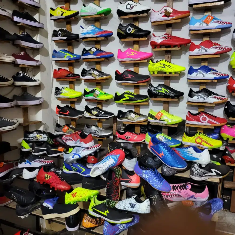 Sepatu futsal soccer dewasa size 38-43