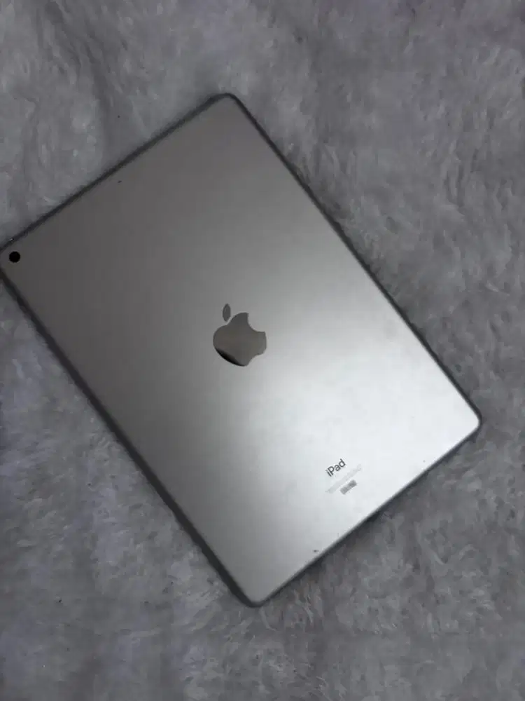 FIRST HAND IPAD 8 128 GB WIFI ONLY IBOX