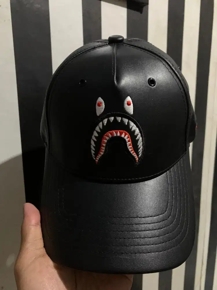 Topi Bape Shark Hiu Gigi kulit