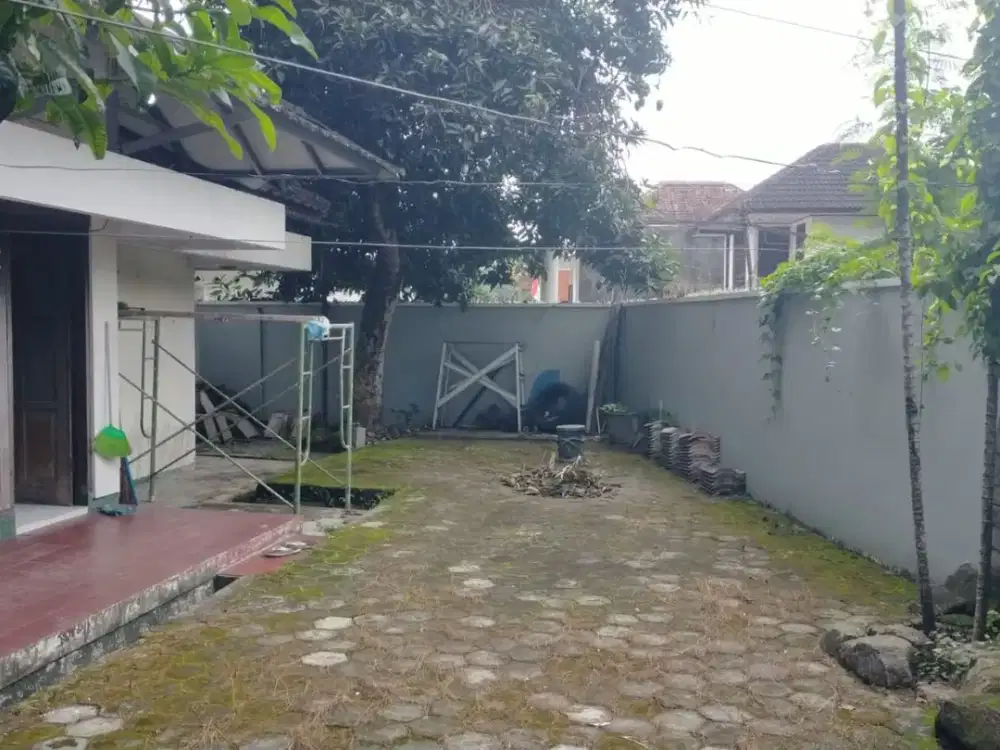 DISEWAKAN RUMAH STRATEGIS RINGROAD UTARA DALAM PERUMAHAN CONDONG CATUR DEPOK SLEMAN