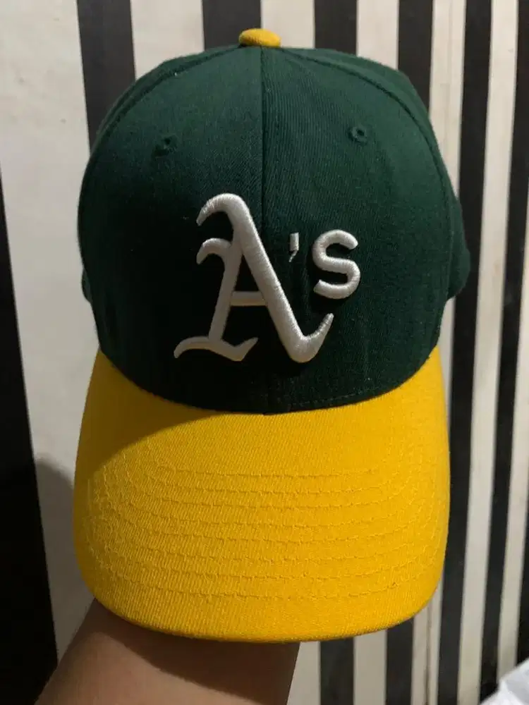 Topi MLB A's Build up