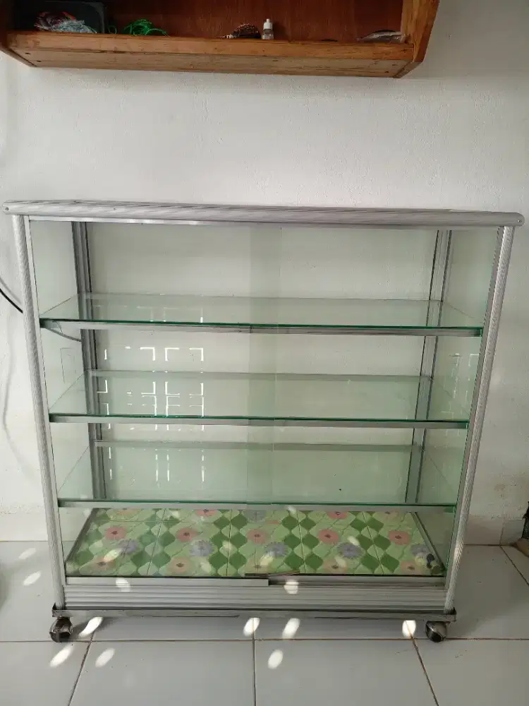 Jual etalase kaca UK 1mX1m