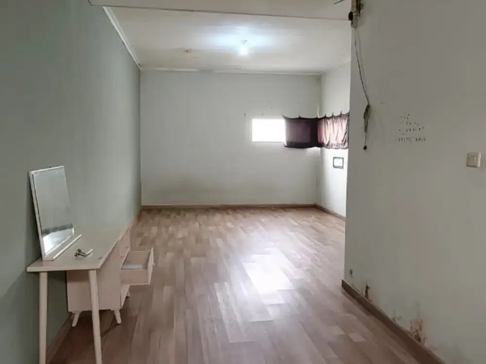 Dijual Cepat Rumah Semi Furnished 2 Lantai Dalam Komplek Siap Huni Lokasi di Padalarang