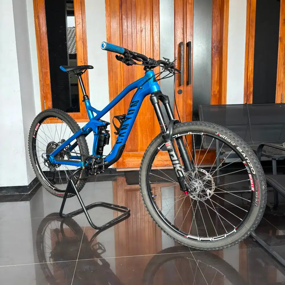 Sepeda MTB Canyon Strive Spek Hedon Polygon Siskiu Lewat