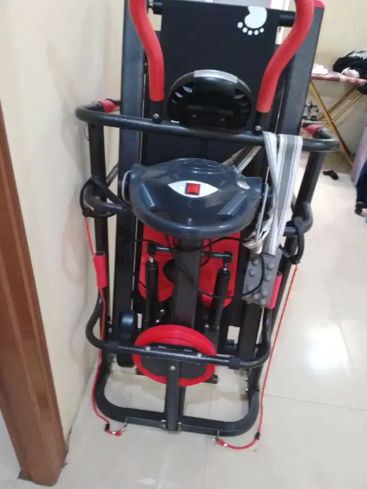 Alat Treadmill  manual 6 Fungsi merek Idachi