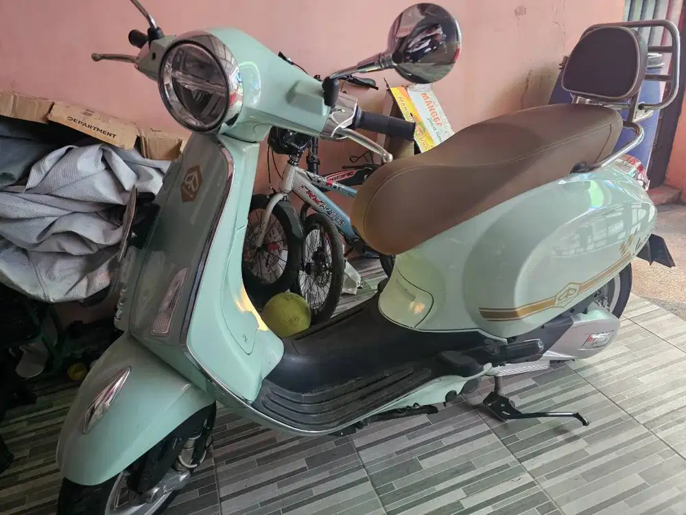 Vespa Primavera Green 2023 KM 1K,