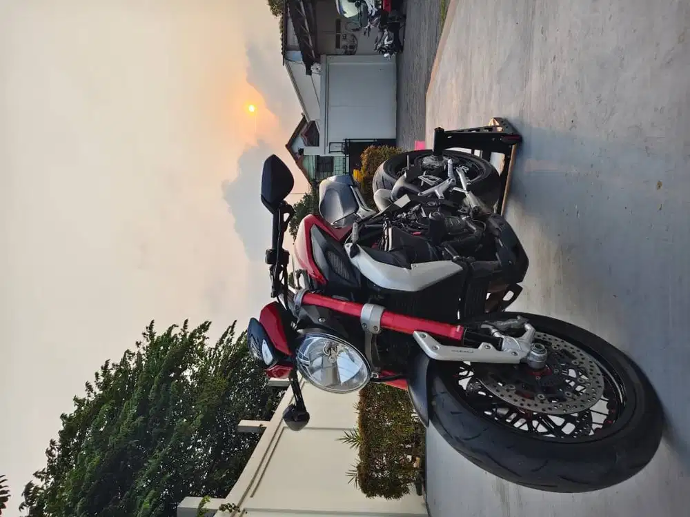 MV AGUSTA Dragster 800 RR 2015 BU MVAgusta Full Paper